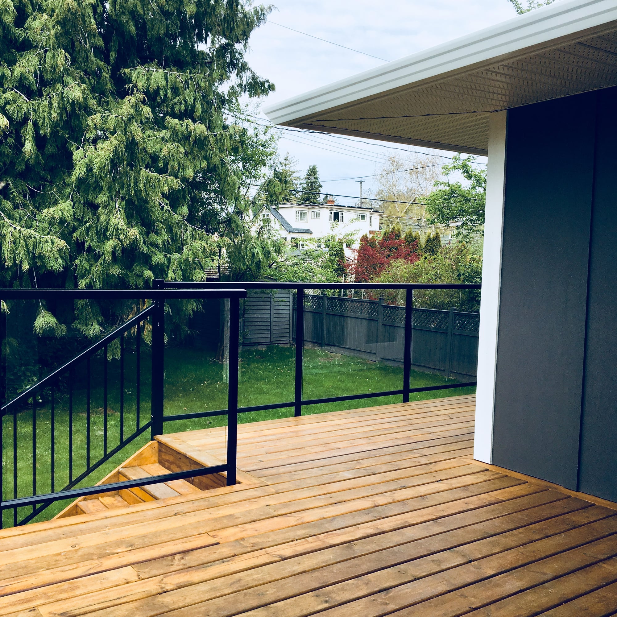 Black metal deck railing